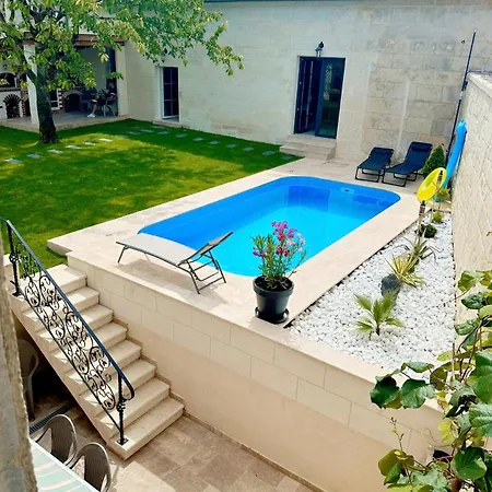 Maison Tres Belle *