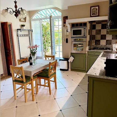 Holiday home Maison Tres Belle Acy